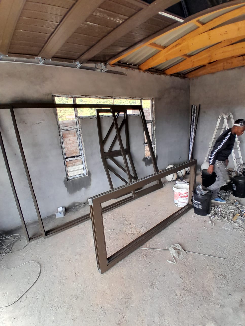 On-site aluminium window & door fabrication